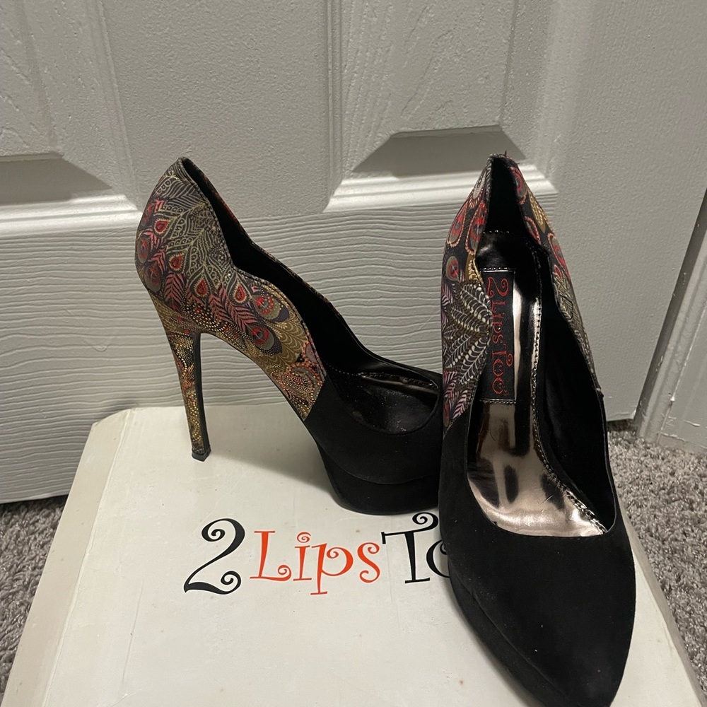2 Lips Too Women's Black and Multicolor Heels
